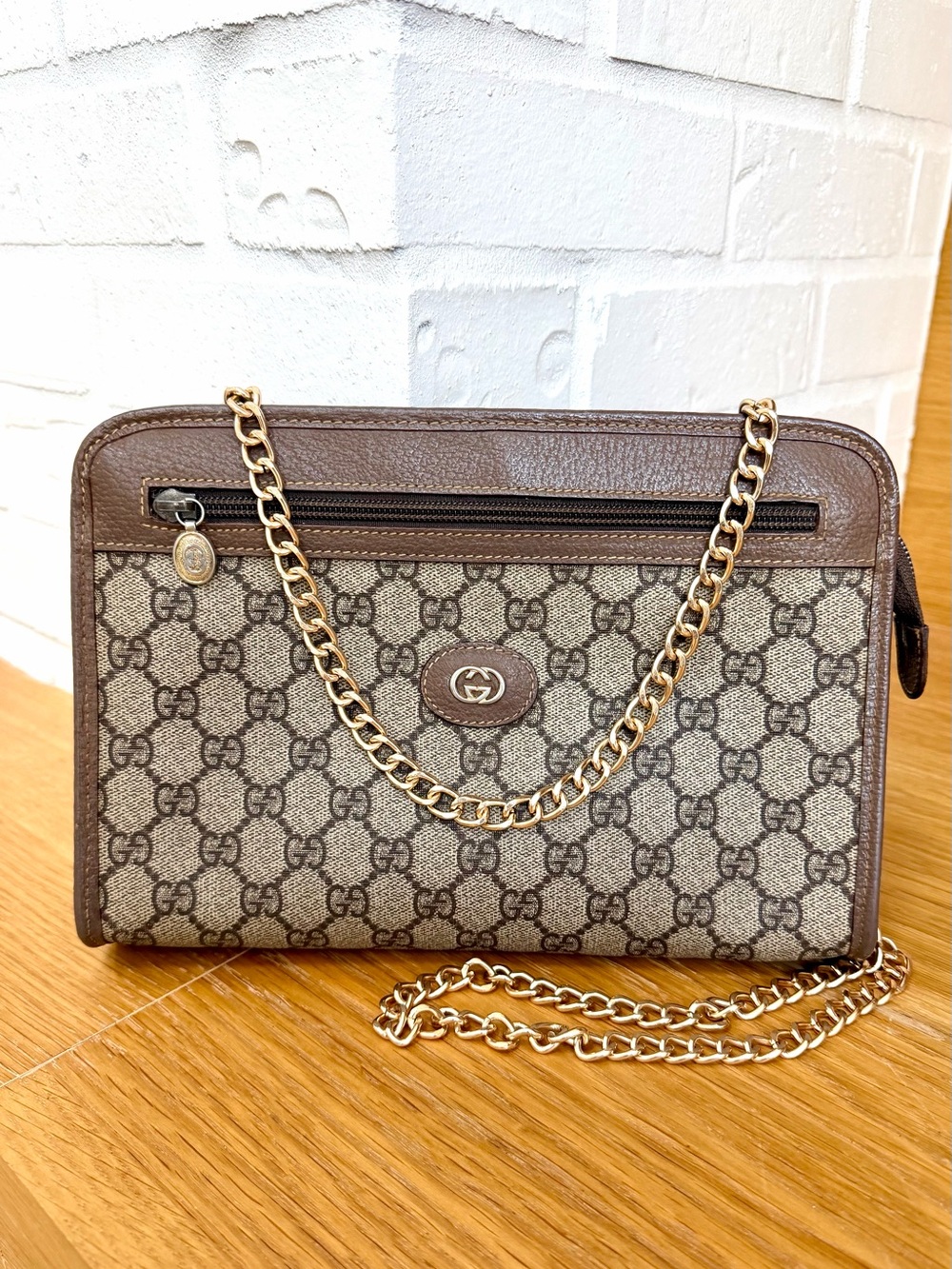 Gucci Authentic Vintage GG Supreme Clutch / Crossbody